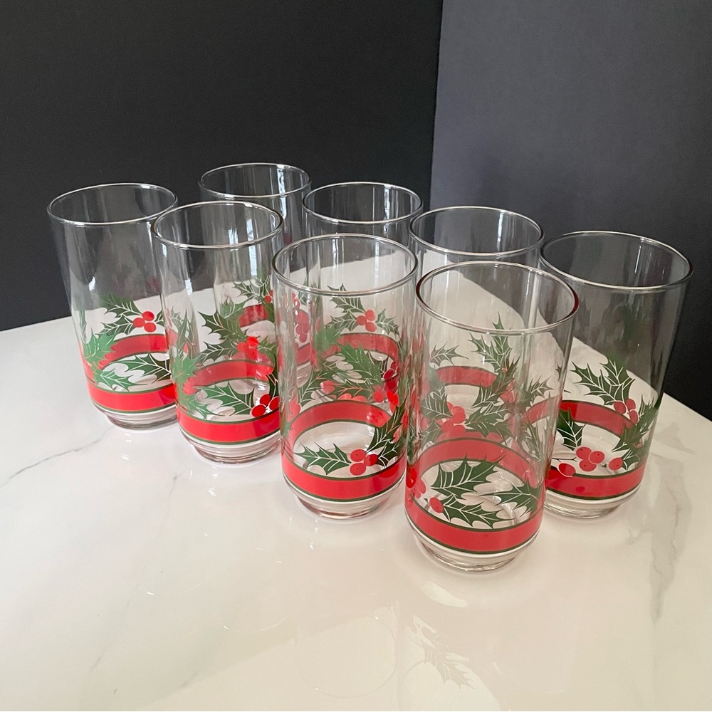 SET of 8 Holly Berry Vintage Glasses by Libbey